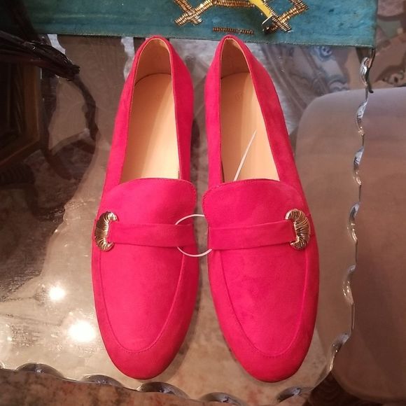 Womens Red Faux Suede Slip On Loafers With Gold Faux Buckle NWOT Sz. 11M - Picture 1 of 9
